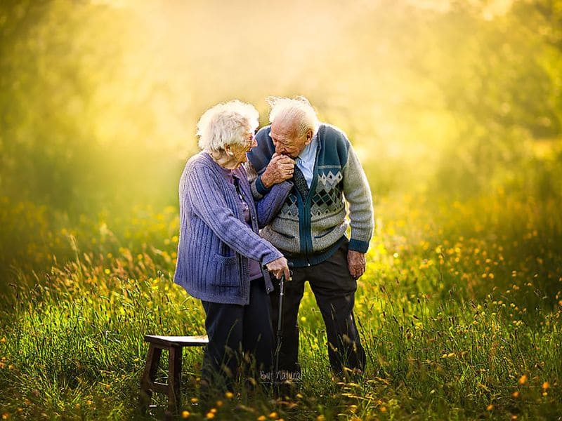 Bình yên trong cuộc sống của tình yêu tuổi già 