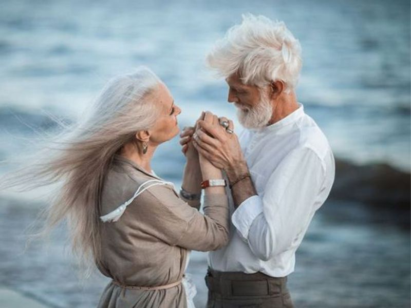 Hình ảnh ngọt ngào về tình yêu tuổi già