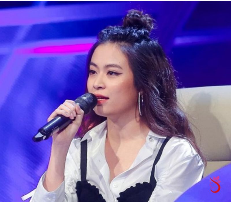 Hoàng Thùy Linh làm giám khảo trong chương trình The Debut