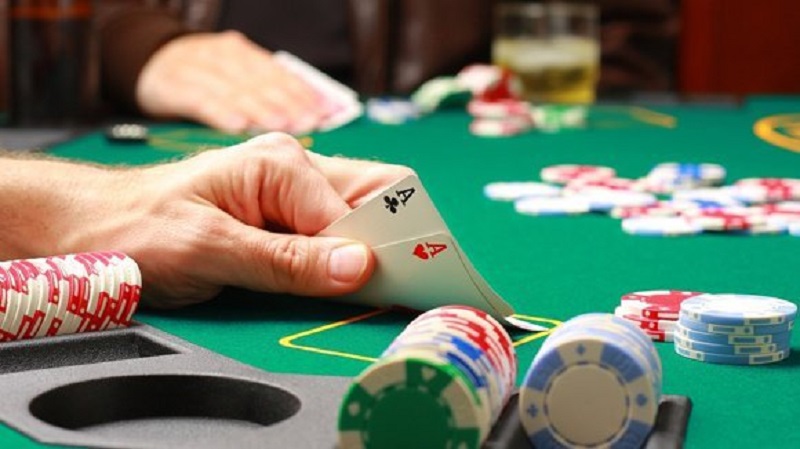 chồng nghiện cờ bạc online