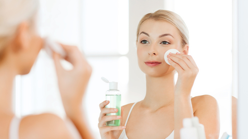 Vệ sinh da mặt sạch là bước bắt buộc trước khi bắt đầu quy trình dưỡng da mặt