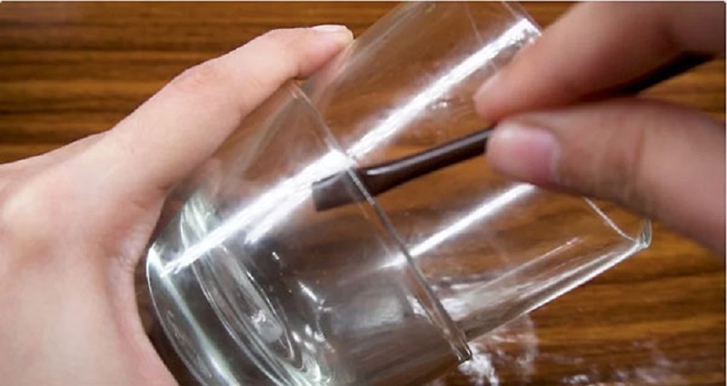 cách gỡ 2 cái cốc dính vào nhau