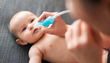 Làm sao cho bé hết nghẹt mũi khi ngủ? Thử ngay 15 mẹo hay