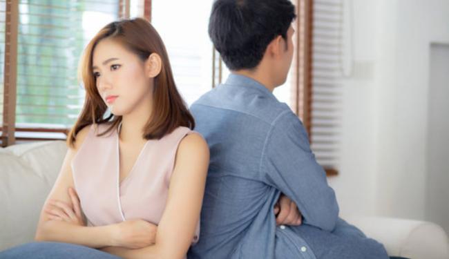 7 lý do vợ chồng không nói chuyện với nhau & cách giải quyết